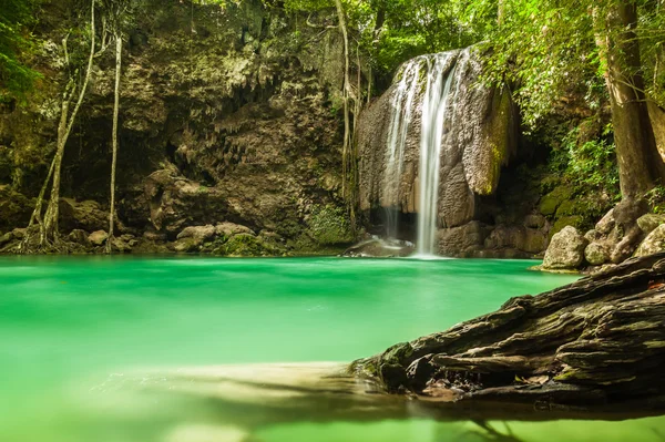 Erawan waterval — Stockfoto