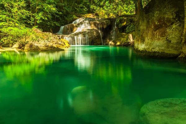 Cachoeira de Erawan . — Fotografia de Stock