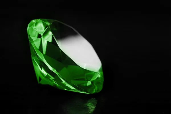 Green diamond. — Stock Photo, Image