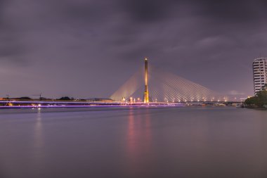 Rama 8 köprü.