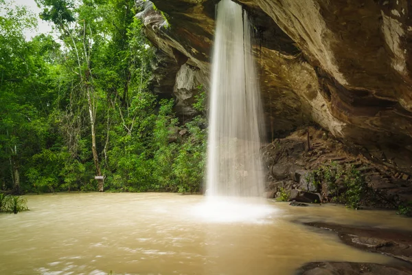 Sang Chan Wasserfall. — Stockfoto