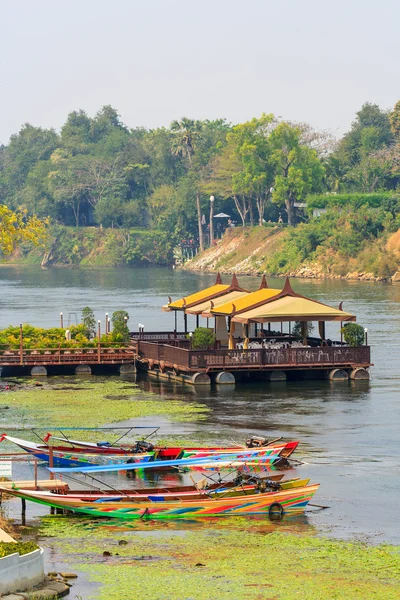 Restaurant am Wasser. — Stockfoto