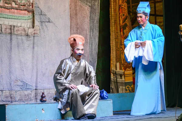 Hong Kong, China - August 18, 2014 : Actors performing traditional Chinese opera on the ghost festival. — Stock Photo, Image