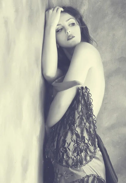 elbise bırakmadan kızın fotoğrafı