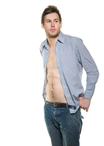 Vackra muskulös kille i en skjorta — Stockfoto