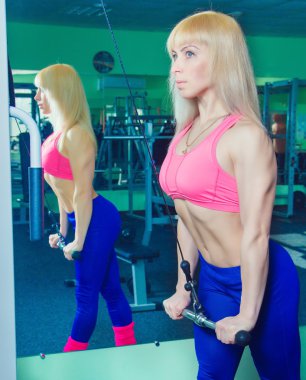 spor salonunda kızı nişanlandı