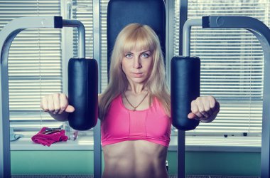 spor salonunda kızı nişanlandı