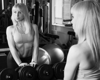 spor salonunda kızı nişanlandı