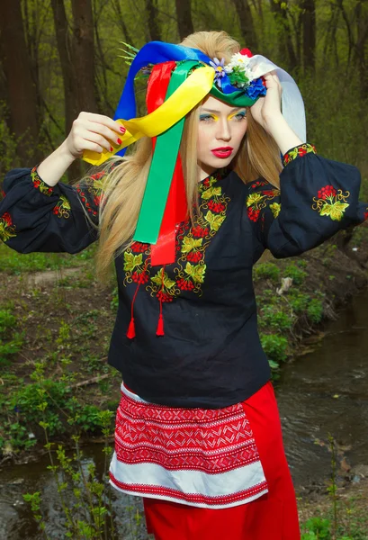 Beautiful girl in Ukrainian national dress posing — Stock Photo, Image