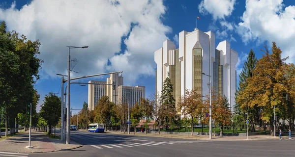 Chisinau Moldavia 2021 Sector Court Center Chisinau Moldavia Día Soleado —  Fotos de Stock