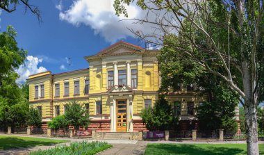 Kherson, Ukrayna 12.09.2021. Güneşli bir yaz gününde Ukrayna 'nın Kherson Müzesi