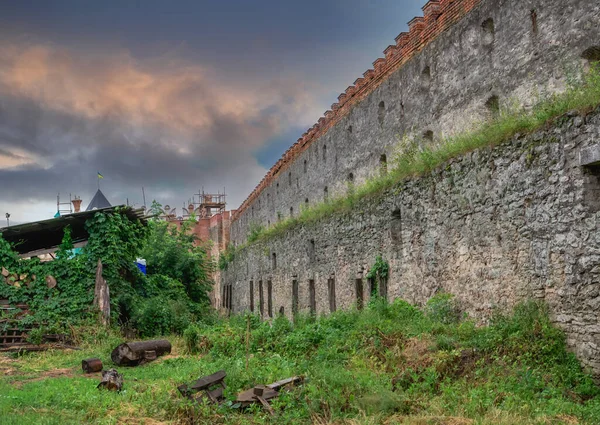 Medzhybish Ukraine 2021 Medzhybish Fortress Podolia Region Ukraine Cloudy Summer — Stock Photo, Image