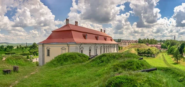 Zolochiv Ukraine 2021 在阳光灿烂的夏日 乌克兰加利西亚地区的Zolochiv城堡 — 图库照片