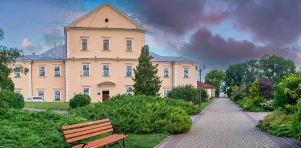 Ternopil Ucrânia 2021 Castelo Histórico Aterro Ternopil Ucrânia Uma Manhã — Fotografia de Stock