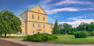 Ternopil, Ukrayna 06.07.2021. Ternopil, Ukrayna 'da tarihi bir şato, bir yaz sabahı