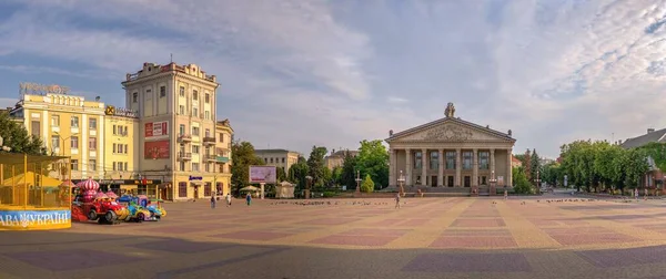 Ternopil Ukraine 2021 Theatre Square Ternopil Ukraine Sunny Summer Morning — Stock Photo, Image