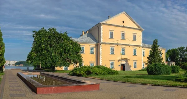 Ternopil Ukraine 2021 Historical Castle Embankment Ternopil Ukraine Summer Morning — Stock Photo, Image