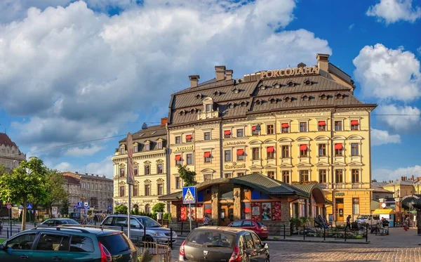 Lviv Ucrania 2021 Calle Casco Antiguo Lviv Ucrania Día Soleado — Foto de Stock