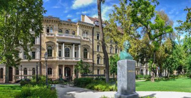 Budapeşte, Macaristan 17.08.2021. Güneşli bir yaz gününde eski Budapeşte şehrinin sokakları