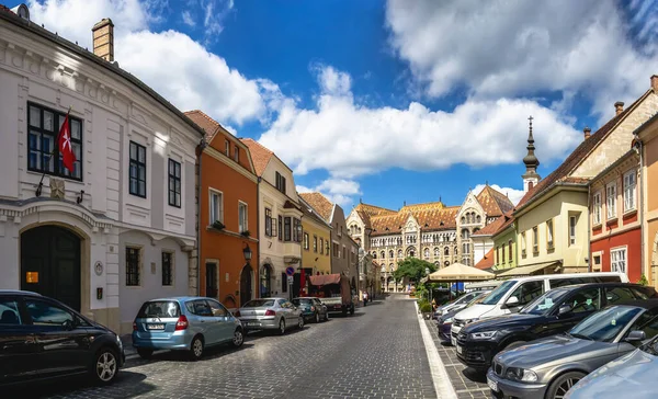 Budapeşte, Macaristan 18.08.2021. Budapeşte, Macaristan 'daki Budapeşte' nin üst kasabasının mimarisi, güneşli bir yaz sabahı,