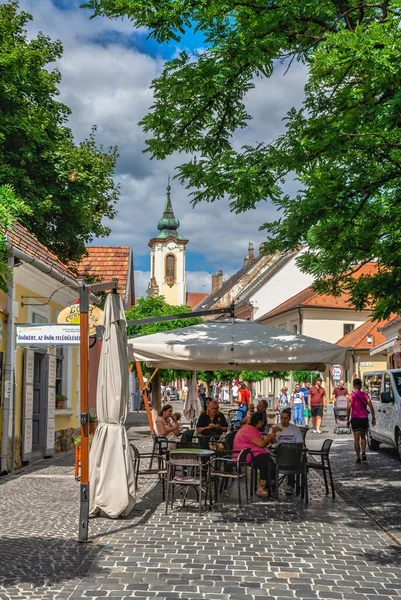 대한민국의 제78 지정되어 여름날 헝가리의 도시센 드레의 거리에 역사적 — 스톡 사진