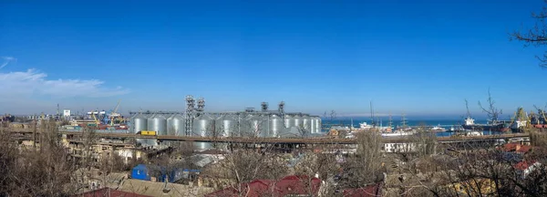 우크라이나 오데사 2022 우크라이나 오데사에 항구와 컨테이너 터미널의 파노라마같은 겨울날 — 스톡 사진