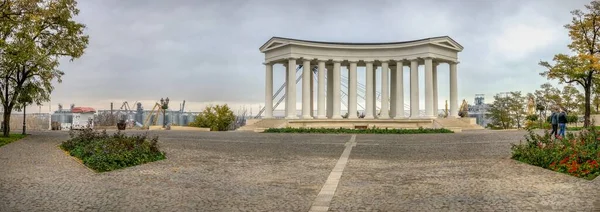 Odessa Ukraina 2019 Kolumnada Pałacu Woroncowa Odessie Ukraina Ponury Jesienny — Zdjęcie stockowe
