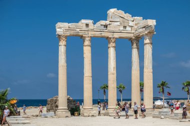 Yana, Türkiye 18.07.2021. Türkiye 'nin Antalya ilinin Antik Kenti güneşli bir yaz gününde