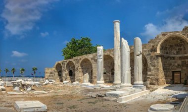 Yana, Türkiye 18.07.2021. Antalya 'nın Antalya ilinin Antik Kenti' ndeki Apollo Tapınağı