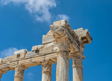 Yana, Türkiye 18.07.2021. Antalya 'nın Antalya ilinin Antik Kenti' ndeki Apollo Tapınağı