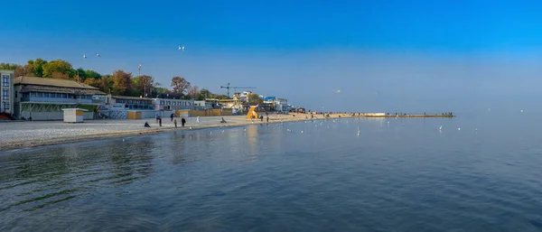 Odessa Ucrânia 2020 Dia Primavera Sombrio Praia Langerone Odessa Ucrânia — Fotografia de Stock