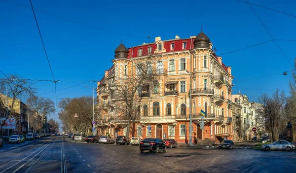 2022年2月4日 乌克兰敖德萨 在一个阳光明媚的春天 位于敖德萨历史中心的Sinfonia Del Mare酒店 — 图库照片