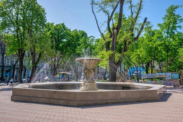 Odessa Ucrania 2022 Fuente Plaza Catedral Odessa Ucrania Soleado Día — Foto de Stock