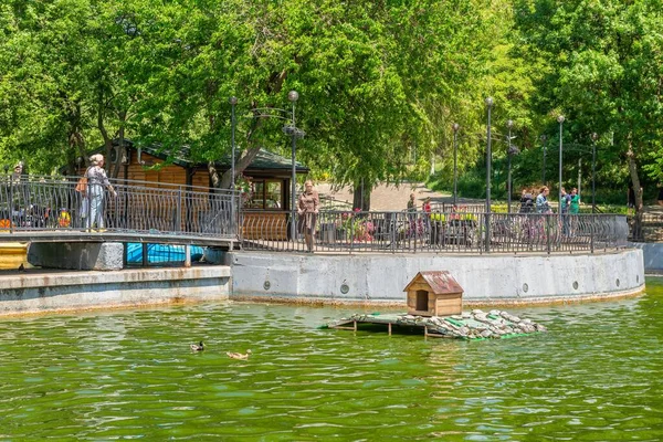 Odessa Ukrajna 2022 Szabadság Park Odessa Ukrajna Egy Napos Tavaszi — Stock Fotó