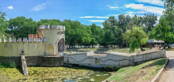 Odessa Ucrânia 2022 Edifício Abandonado Perto Lago Artificial Parque Dyukovsky — Fotografia de Stock