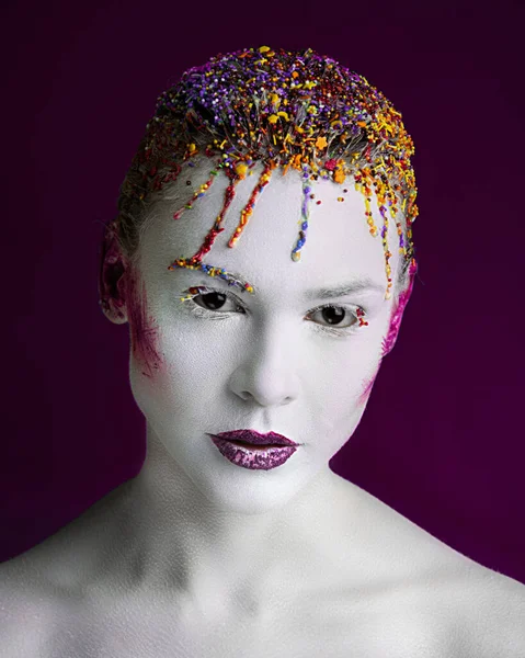 Creative Makeup Girl White Face Beads Her Hair — Stock Fotó