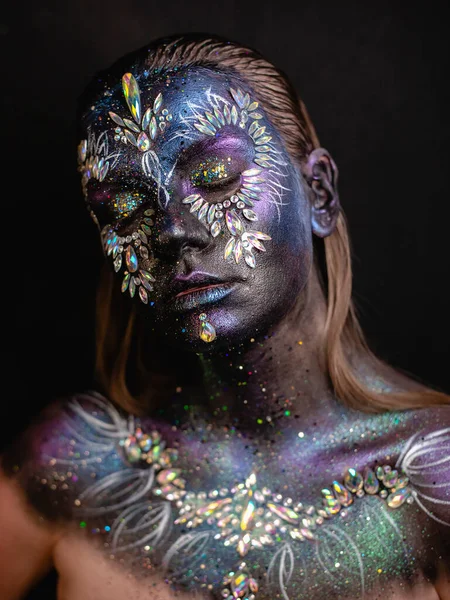 Creative Makeup Girl Rhinestones Feathers Dark Background — Stock Photo, Image