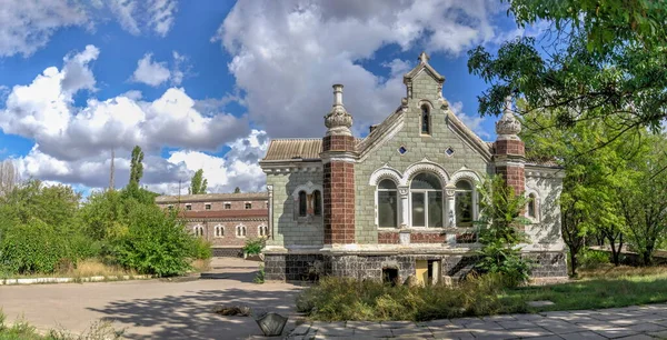 Opuszczony Budynek Starego Sanatorium Kuialnyk Odessie Ukraina Słoneczny Jesienny Dzień — Zdjęcie stockowe