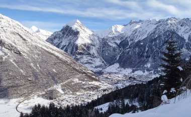 Val blenio. olivone köy görünümü
