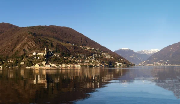 Szwajcaria - jezioro Lugano. Zobacz na morcote. — Zdjęcie stockowe