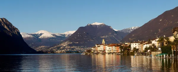 Szwajcaria - jezioro Lugano. Zobacz na brusino. — Zdjęcie stockowe