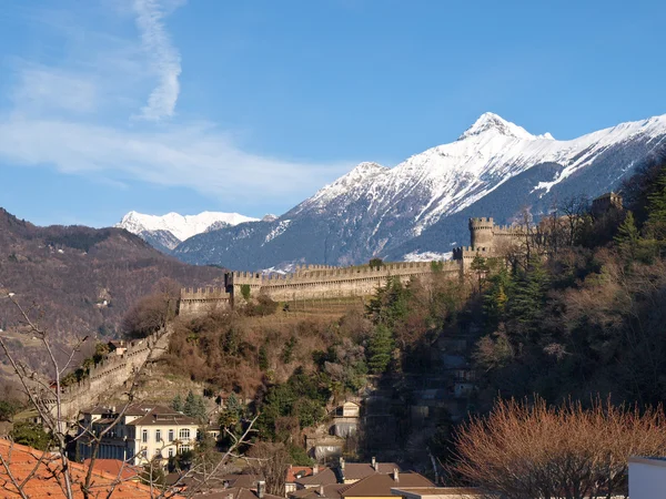 Schweiz, bellinzona slott — Stockfoto