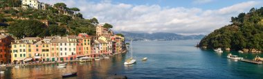 İtalya, portofino. Limandaki tipik ev resimleri