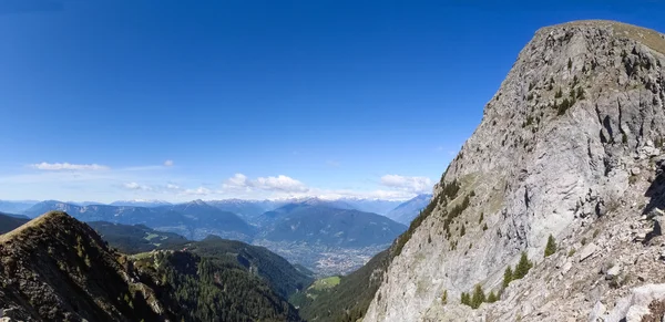 Wandern auf den Bergen von Meran — Stockfoto