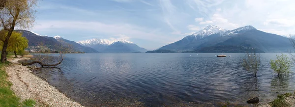 Vista desde el paseo del lago de Dongo —  Fotos de Stock