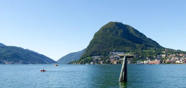 Monte San Salvatore y la ballena en el Golfo —  Fotos de Stock