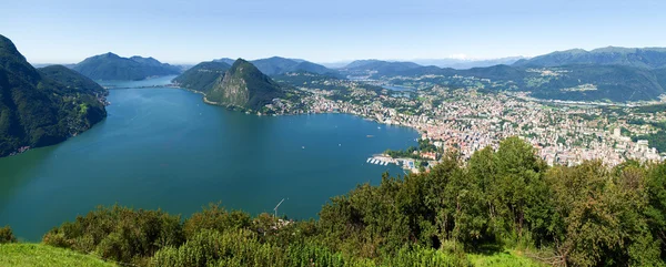 Blick vom monte bre im Golf von Lugano — Stockfoto