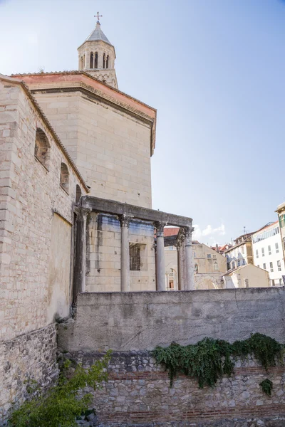 Berpencar. Istana Diokletianus (Situs Warisan UNESCO ) — Stok Foto
