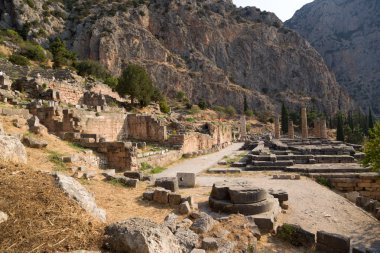 Yunanistan delphi. Apollon Tapınağı