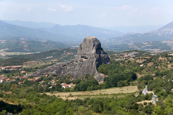 ギリシャ。（ユネスコ世界遺産リストに含まれてメテオラの岩) — ストック写真